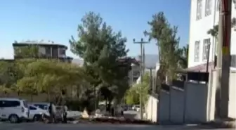 Kahramanmaraş'ta Şiddetli Rüzgar Okul Çatısını Uçurdu