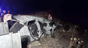 Adıyaman'da Ters Şeride Giren Otomobil Kazası: 1 Ölü, 2 Yaralı