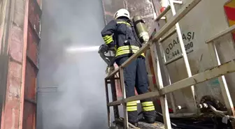 Diyarbakır'da Otomobil Parçalarının Bulunduğu Depoda Yangın Çıktı