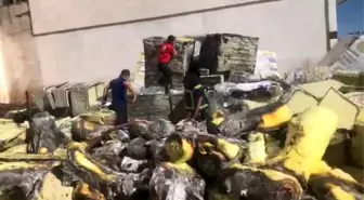 Elazığ'da Yalıtım Malzemeleri Deposunda Yangın