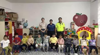 Minik Öğrencilere Trafik Güvenliği Eğitimi