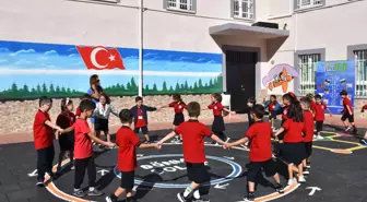 İzmir'de Öğrenciler Geleneksel Oyunlarla Ekran Bağımlılığından Uzaklaşıyor