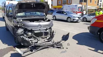 Bursa'da Trafik Kazası: 4 Yaralı