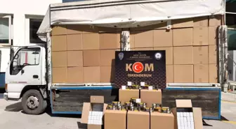 Hatay'da Motosikletli Polisler Kaçak Makaron Ele Geçirdi
