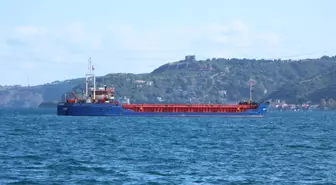 İstanbul Boğazı'nda Yolcu Motoru ve Kuru Yük Gemisi Çarpıştı