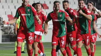 Karşıyaka, Balıkesirspor'u Ağırlıyor