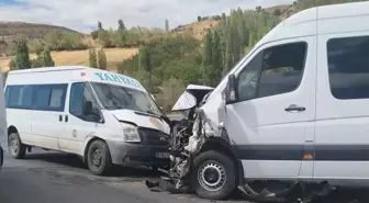 Kayseri'de Minibüs Kazası: 13 Yaralı