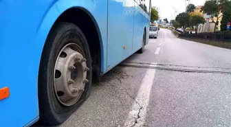 Samsun'da Halk Otobüsünün Lastiği Patladı, Facia Önlenildi
