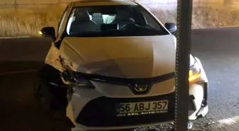 Siirt-Kurtalan Yolunda Otomobil Elektrik Direğine Çarptı