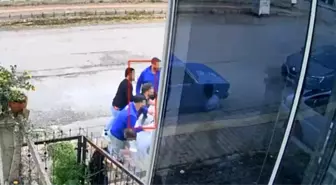 Çiçeklere Çamaşır Suyu Döken Komşu ile Baba-Oğul Arasındaki Kavga Güvenlik Kamerasında
