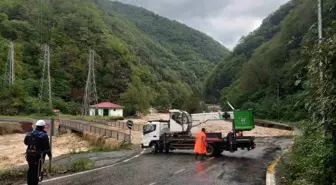 Çoruh EDAŞ, Sel ve Heyelan Sonrası Elektrik Şebekesindeki Hasarları Onarıyor