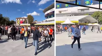 Fenerbahçe'de kongreye damga vuran anlar! Oy vermek için hücum ettiler