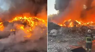 Geri dönüşüm fabrikasında yangın! Yoğun duman şehir merkezinden görülüyor