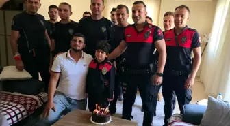 DMD Hastası Minik Fırat’ın Doğum Gününe Polis Ekiplerinden Surpriz