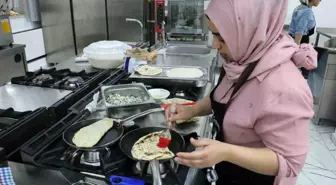 Diyarbakır'da Kadın Kooperatifi Yöresel Lezzetler Üretiyor