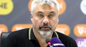 Samsunspor Teknik Direktörü Thomas Reis'ten Zemin Eleştirisi