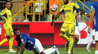 Trendyol Süper Lig: Kasımpaşa: 0 Fenerbahçe: 1 (İlk yarı)