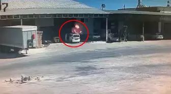 Antalya'da Toptancı Halinde Patlama: 3 Yaralı, 1 Ölü