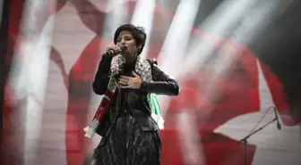 Aydilge, Bingöl'de 'Bir Anadolu Şenliği' Konserinde Filistin'e Destek Verdi