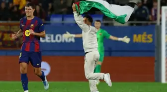 Barcelona'nın 3-0'lık zaferini gölgede bırakan protesto