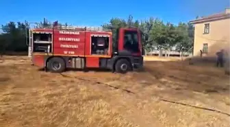 Elazığ'da Ahır Yangını Kontrol Altına Alındı