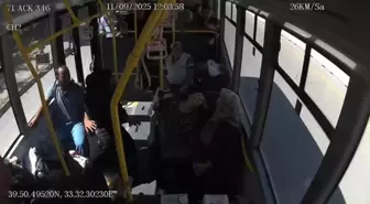 Halk Otobüsünde Fenalaşan Yolcuya Anında Müdahale