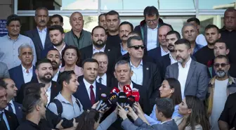 Özgür Özel İstanbul Adalet Saray'ı önünde açıklama yaptı