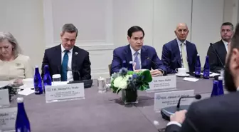 Suriye Devlet Başkanı Eş-Şara, ABD Dışişleri Bakanı Rubio ile Görüşme Gerçekleştirdi