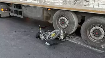 Mersin'de TIR ile Motosiklet Çarpıştı: 1 Ölü, 1 Yaralı