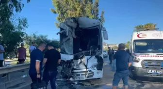 Alanya'da Midibüs Çarpışması: 15 Yaralı