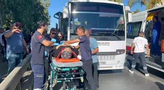 Alanya'da Tur Otobüsü ile Midibüs Çarpıştı: 15 Yaralı