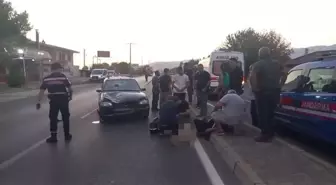 Yolda karşıya geçmeye çalışan yaşlı kadına otomobil çarptı, hayatını kaybetti