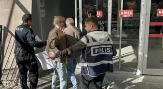 Köpeklerin Havlaması Nedeniyle Kavga: 68 Yaşındaki Adam Darbedildi