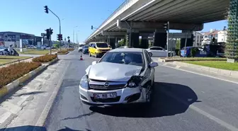 Antalya'da Kırmızı Işık İhlali Kazaya Neden Oldu