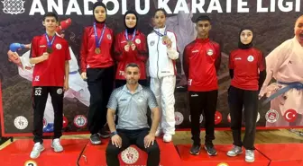 Körfez Gençlerbirliği Karate Takımı 14 Madalya ile Döndü