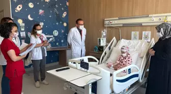 Lösemiyle Savaşan Zeynep, Hastanede Okula Başladı