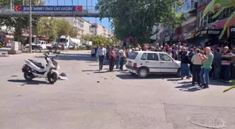 Mersin'de Otomobil ile Motosiklet Çarpıştı: 2 Yaralı