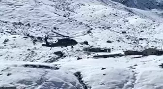 Rize'de Sel Sonrası Kar Yağışı, Yaylalara Helikopterle Yardım Yapılıyor