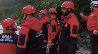 Rize'de Sel Mağdurlarının Kurtarılması Kameralara Yansıdı