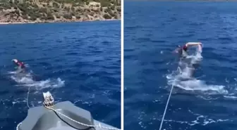 Sadettin Saran'ın botunu yüzerek karaya çektiği görüntüler yeniden gündemde