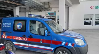 Geri Manevra Yapan TIR'ın Altında Kalan Şoför Hayatını Kaybetti