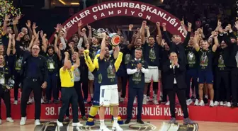 Fenerbahçe Beko, 38. Erkekler Cumhurbaşkanlığı Kupası'nda Şampiyon Oldu