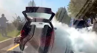 Menteşe'de Motorundan Duman Çıkan Araçta Paniğe Neden Oldu