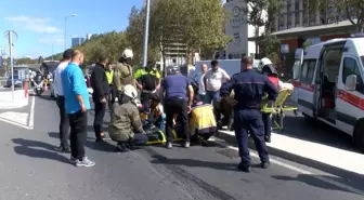 Beyoğlu'nda Motosiklet Kazası: Yola Dökülen Yağ Nedeniyle Direksiyon Hakimiyeti Kaybedildi