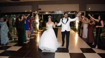 Düğününde Gelinin Kilosu Kadar Madeni Para Takıldı