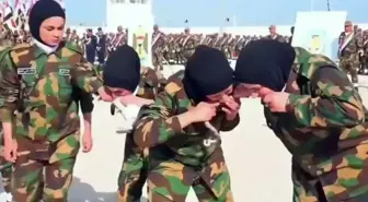 Komşu ülkede orduya katılan kadın askerlerin yaptığı rezilliğe bakın