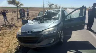 Aksaray'da Tıra Arkadan Çarpan Otomobilde 2 Yaralı