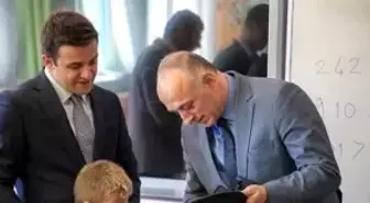 Eskişehir'de Kırsal Okul Öğrencilerine Okul Çantası Hediye Edildi