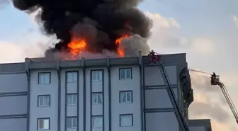 Ünye'de 8 Katlı Binanın Çatısında Yangın Çıktı