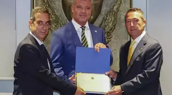 Fenerbahçe Başkanı Sadettin Saran ve yönetim kurulu üyeleri mazbatalarını aldı